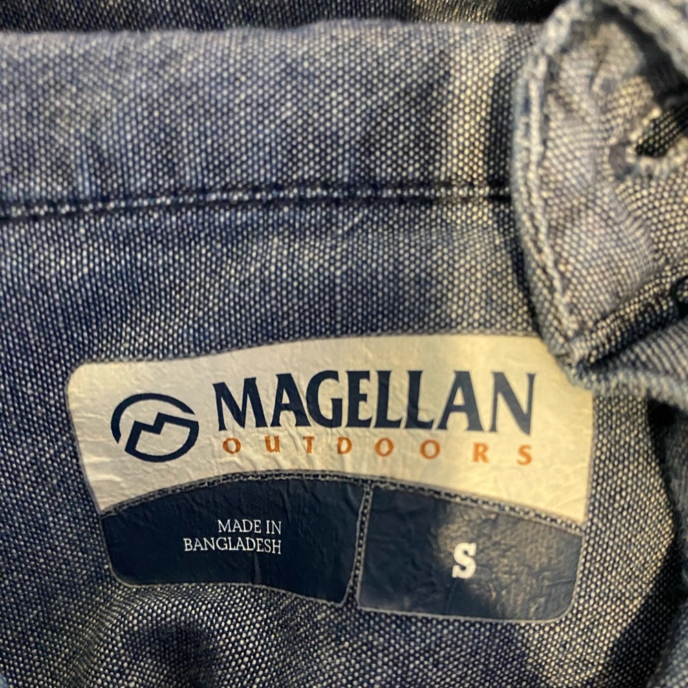 MAGELLAN OUTDOOR DENIM BLUE BUTTON DOWN LONG SLEEVE SHIRT MENS SIZE SMALL - Picture 3 of 3